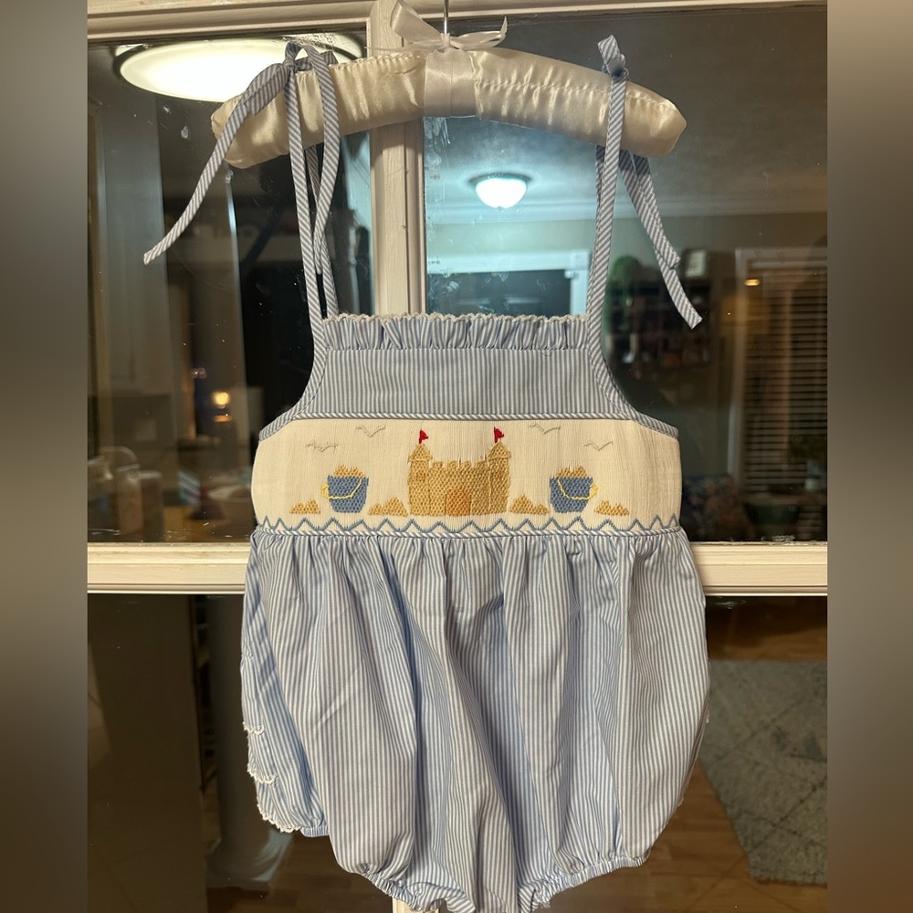 Castle construction smocked Stitchy Fish bubble
